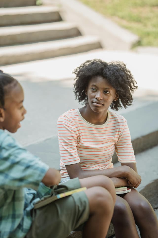 Comunicarea eficientă cu adolescenții fără certuri