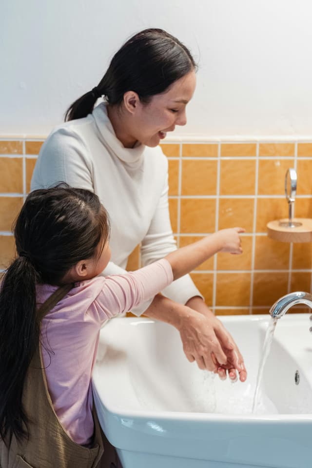 Importanța rutinei pentru copiii mici: ce spun experții în parenting 2025