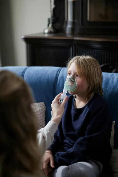 Astm bronșic la copii: cum recunoști crizele și ce pot face părinții