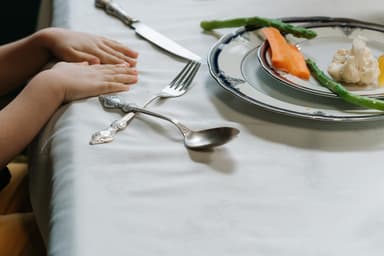Cum să ai o alimentație echilibrată chiar și cu un copil agitat