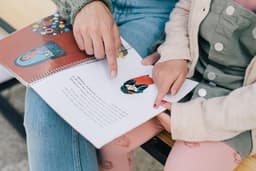 Cum dezvolți empatia prin povestiri și exemple