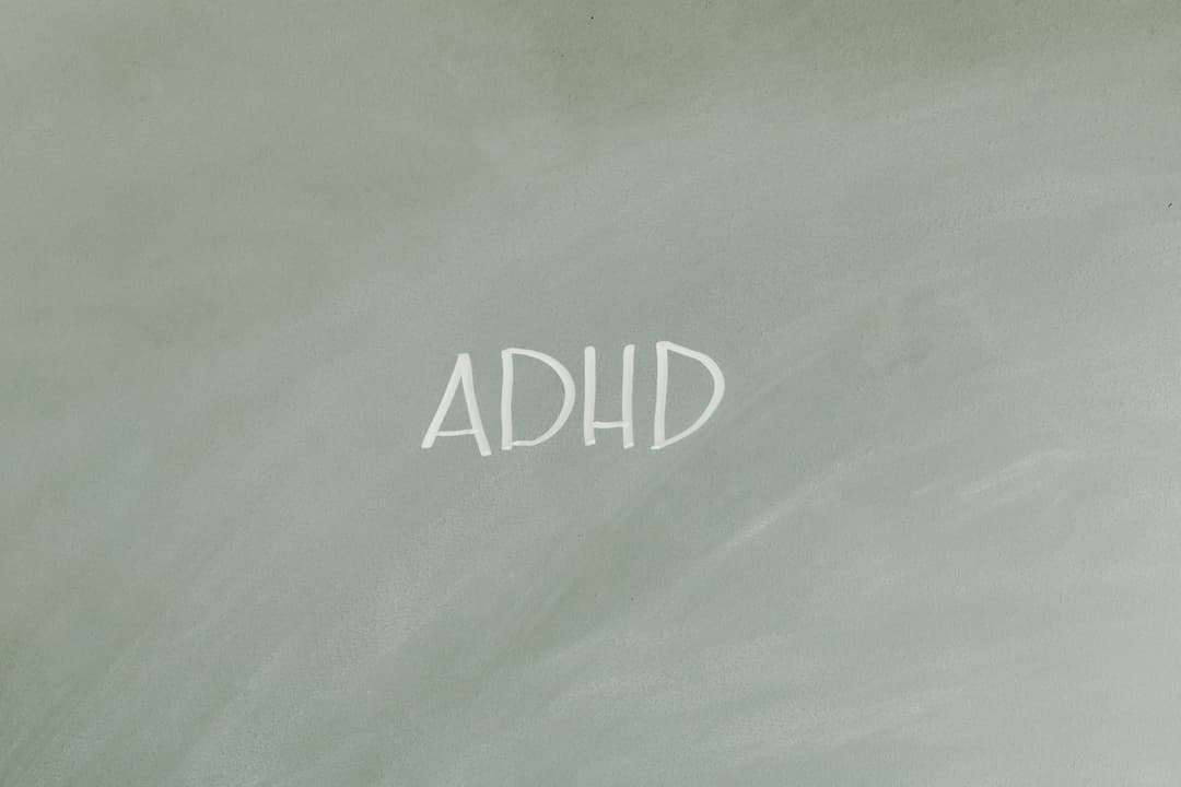 ADHD la copii: semne de hiperactivitate și cum îți poți ajuta copilul