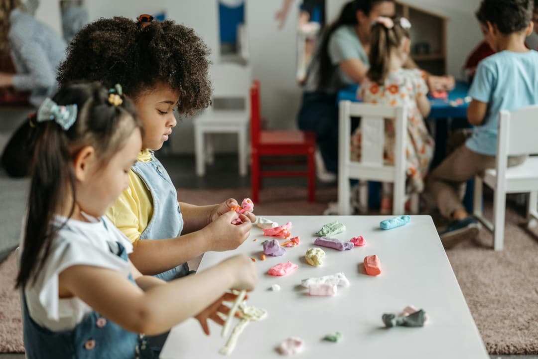 Activități educative pentru preșcolari care nu implică ecrane
