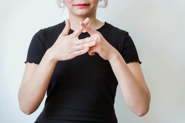 Limbajul nonverbal: ce învață copilul din gesturi