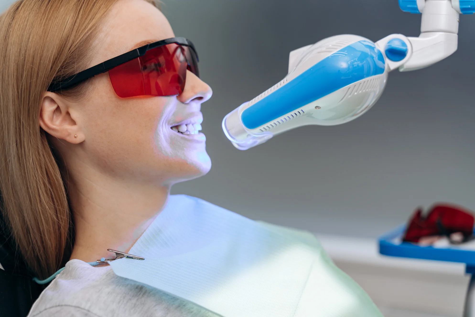 Laserul BIOPARO: prevenția eficientă împotriva pierderii dinților